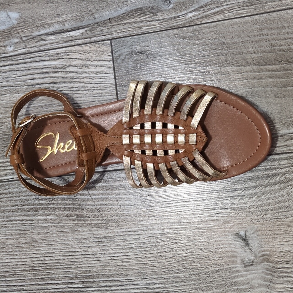 NWOT Skechers Tan & Gold Sandals 7